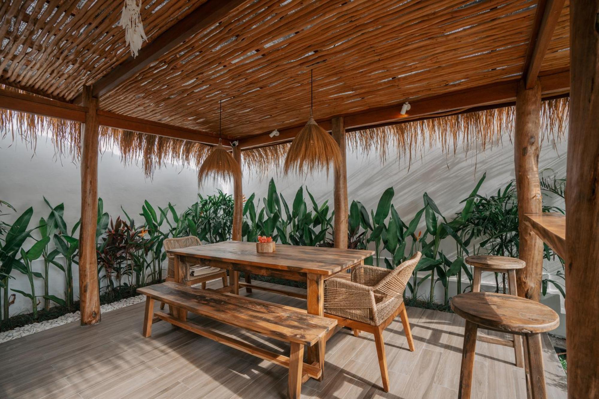 Ehoa Bali Nyanyi Boutique Hotel - In Front Of Entrance To Nuanu 타나롯 외부 사진