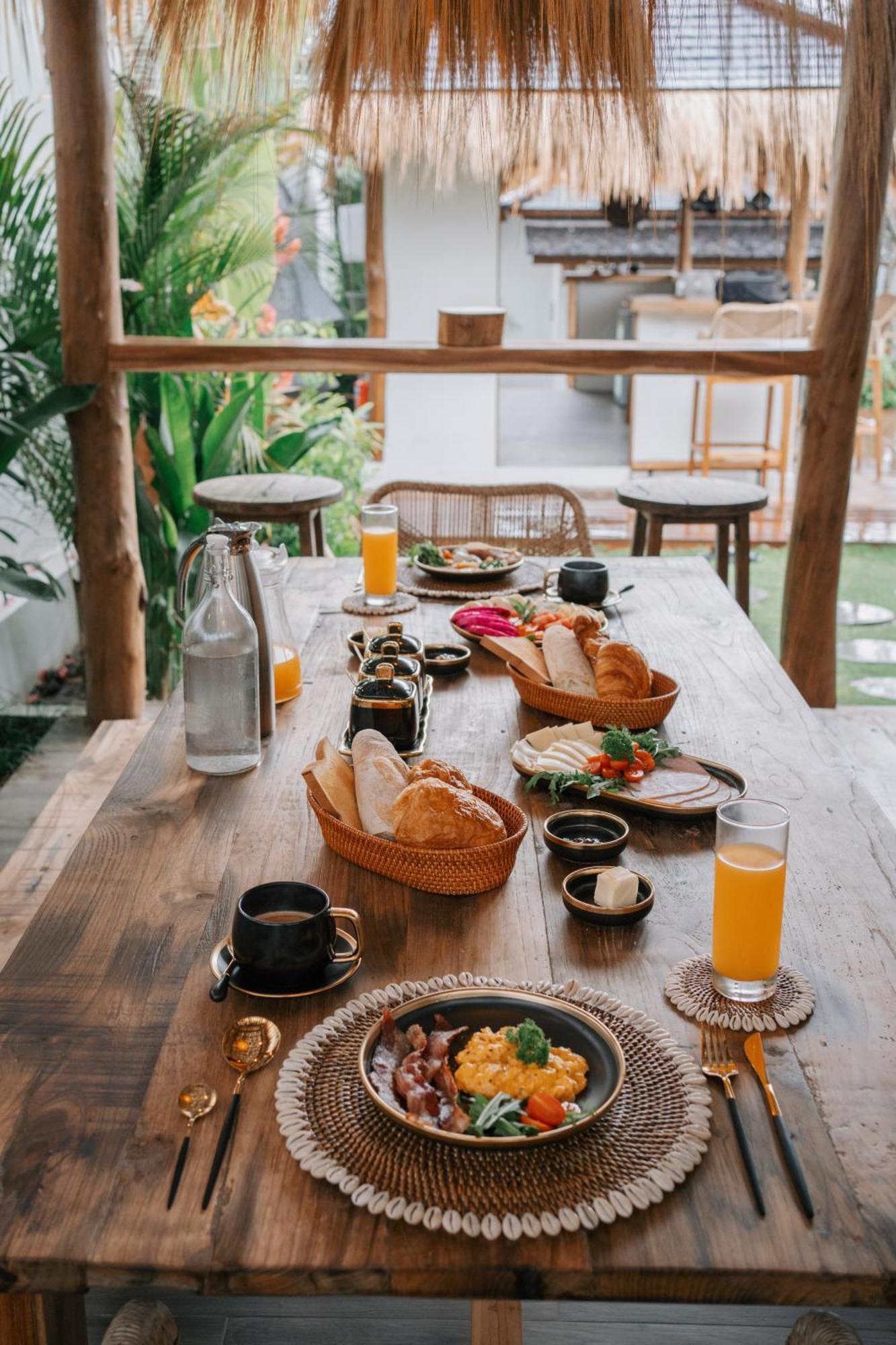 Ehoa Bali Nyanyi Boutique Hotel - In Front Of Entrance To Nuanu 타나롯 외부 사진
