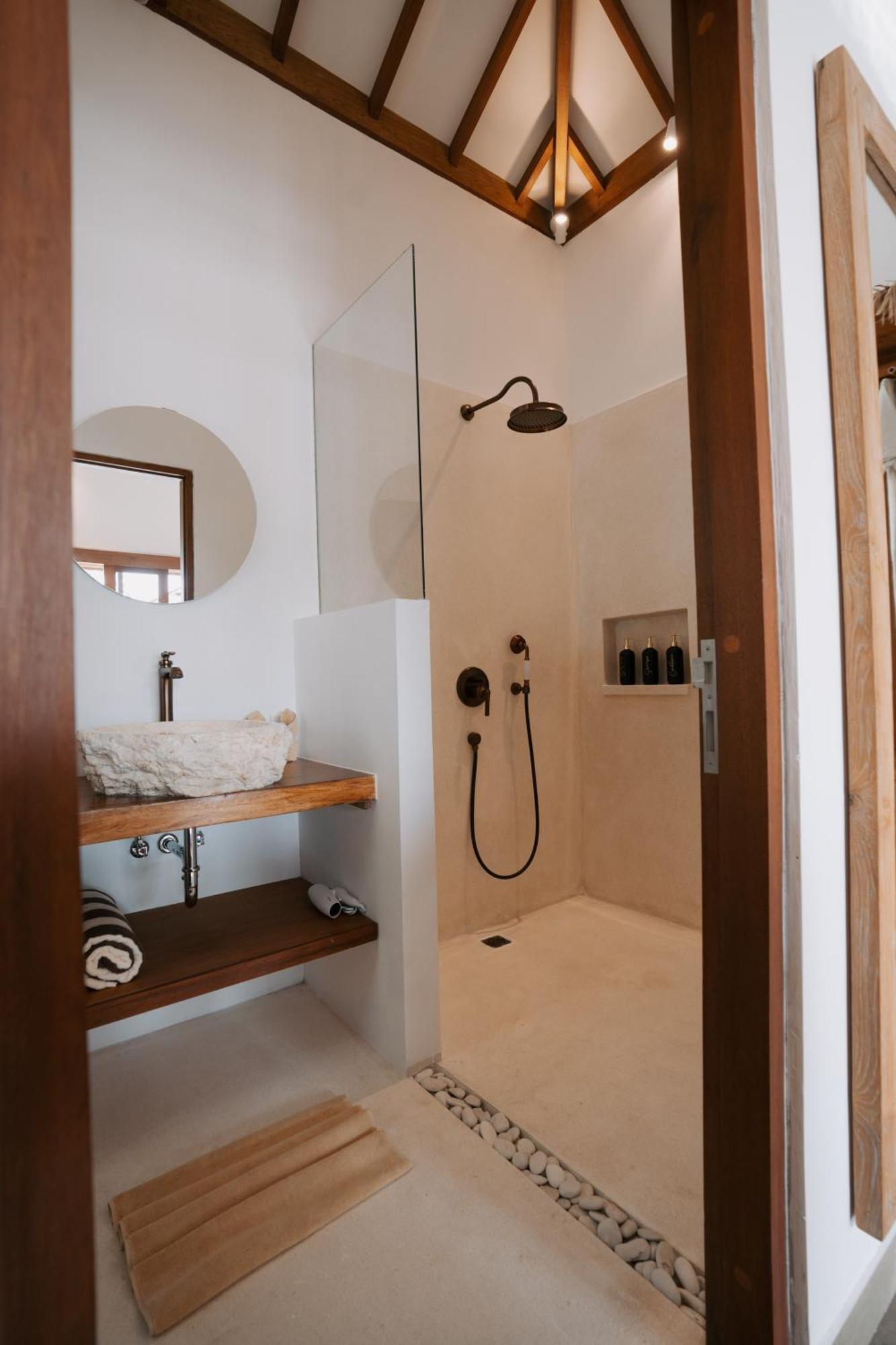 Ehoa Bali Nyanyi Boutique Hotel - In Front Of Entrance To Nuanu 타나롯 외부 사진
